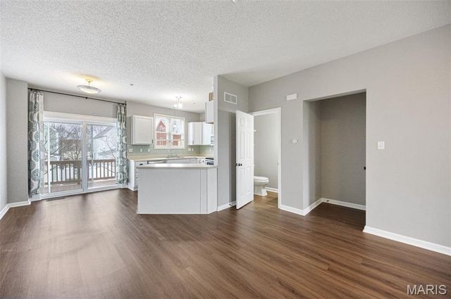 3370 Shutten Way, St Charles, MO 63301