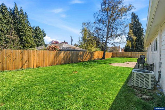 3994 Crestview Dr S, Salem, OR 97302