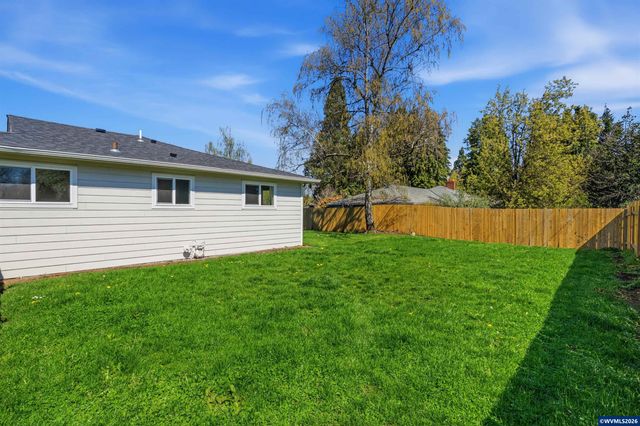 3994 Crestview Dr S, Salem, OR 97302