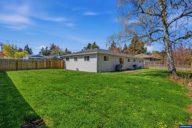 3994 Crestview Dr S, Salem, OR 97302