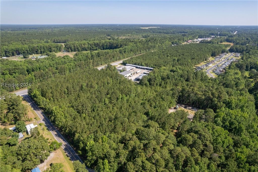 Image 6 of property listing at S Jacob Smart Boulevard, Ridgeland, SC 29936