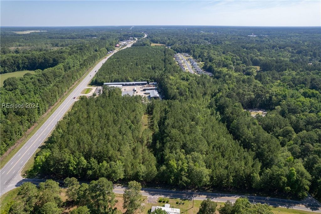 Image 7 of property listing at S Jacob Smart Boulevard, Ridgeland, SC 29936