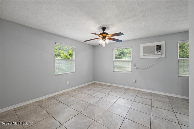 1140 HICKMAN Road, Jacksonville, FL 32216