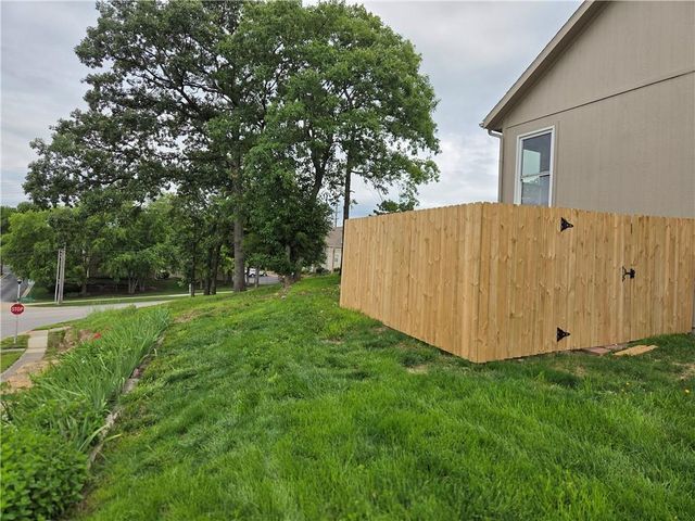 7024 Constance Street, Shawnee, KS 66216