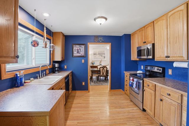 127 W Bridge Street, Plainwell City, MI 49080