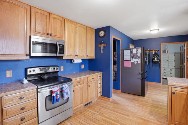 127 W Bridge Street, Plainwell City, MI 49080