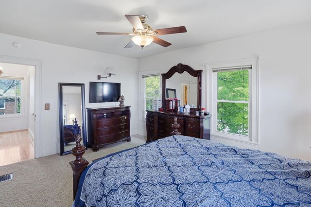 127 W Bridge Street, Plainwell City, MI 49080