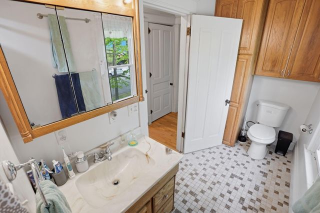 127 W Bridge Street, Plainwell City, MI 49080