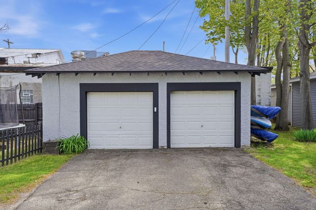 127 W Bridge Street, Plainwell City, MI 49080