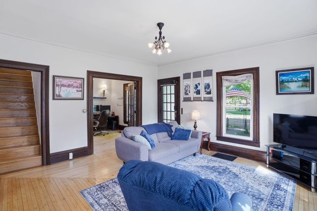 127 W Bridge Street, Plainwell City, MI 49080