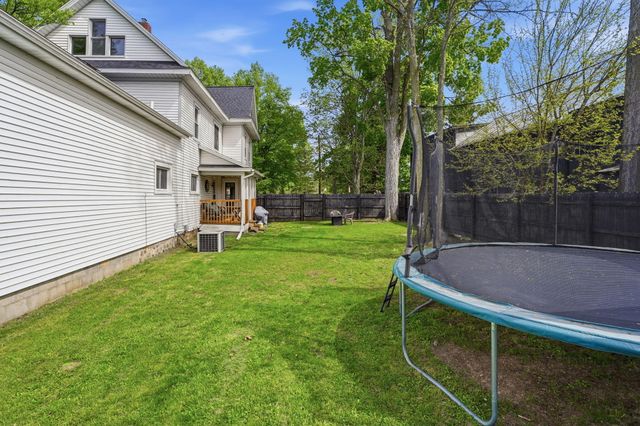 127 W Bridge Street, Plainwell City, MI 49080