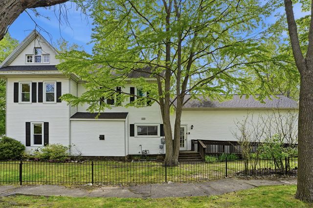 127 W Bridge Street, Plainwell City, MI 49080