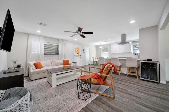 4402 Fallbrook Drive, Houston, TX 77018