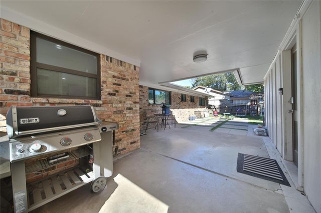 4402 Fallbrook Drive, Houston, TX 77018