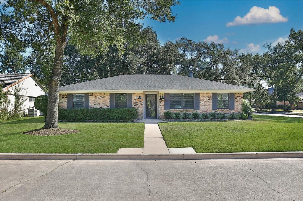 4402 Fallbrook Drive, Houston, TX 77018