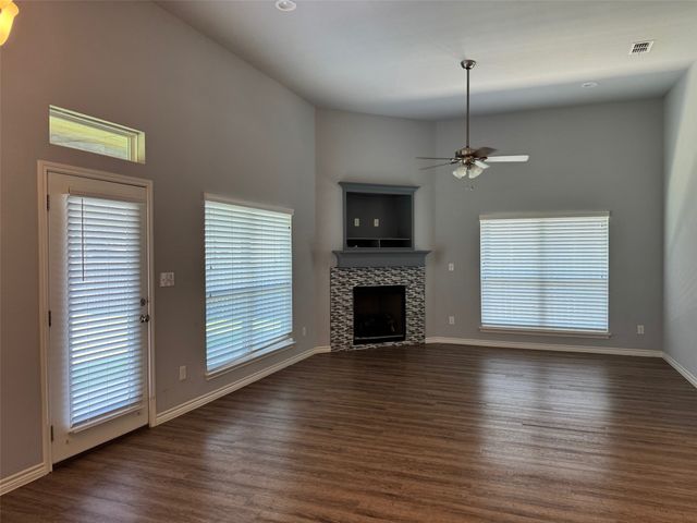 792 E Northside Drive, Pilot Point, TX 76258