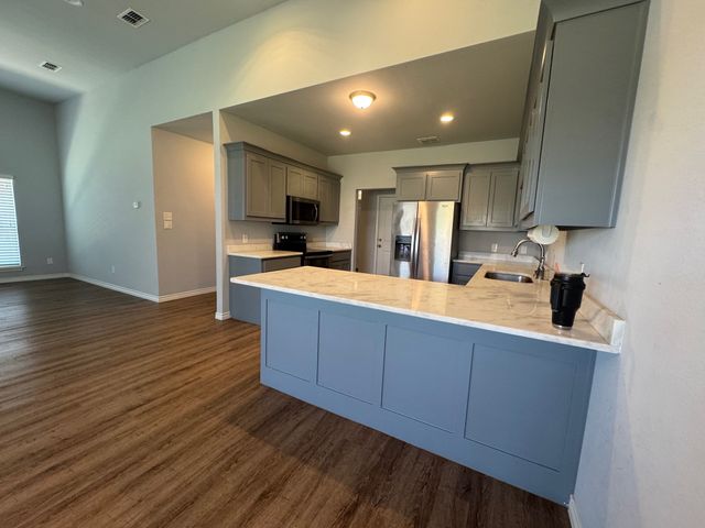 792 E Northside Drive, Pilot Point, TX 76258