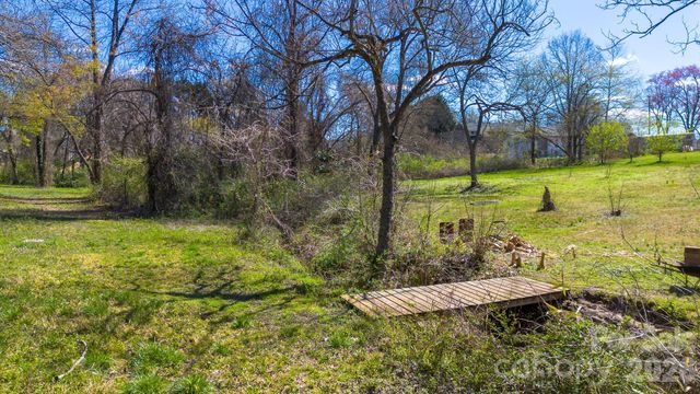 218 W 28th Street, Newton, NC 28658