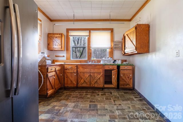 218 W 28th Street, Newton, NC 28658