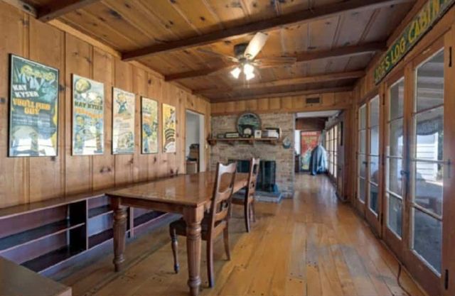 17107 Raymer Street, Sherwood Forest, CA 91325