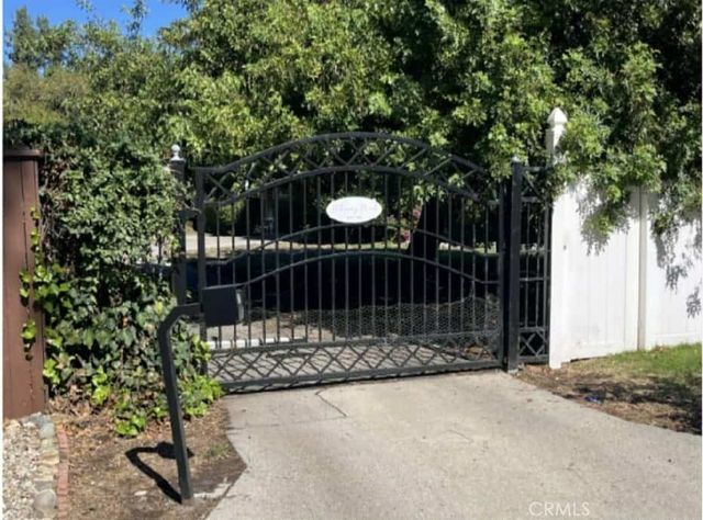 17107 Raymer Street, Sherwood Forest, CA 91325