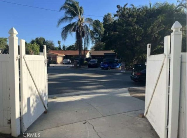 17107 Raymer Street, Sherwood Forest, CA 91325