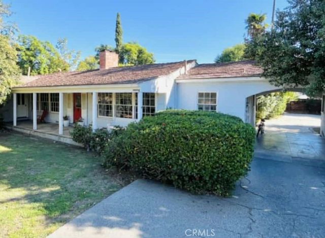 17107 Raymer Street, Sherwood Forest, CA 91325