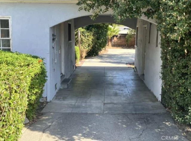 17107 Raymer Street, Sherwood Forest, CA 91325