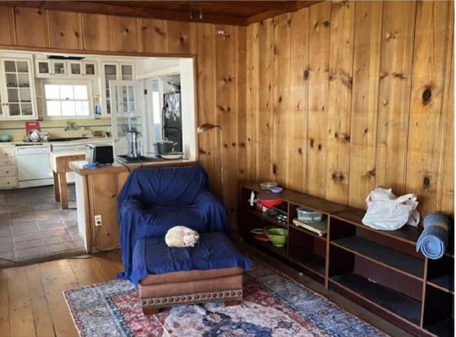 17107 Raymer Street, Sherwood Forest, CA 91325