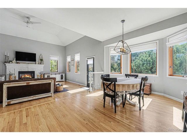 8201 Sawtooth Ln, Niwot, CO 80503