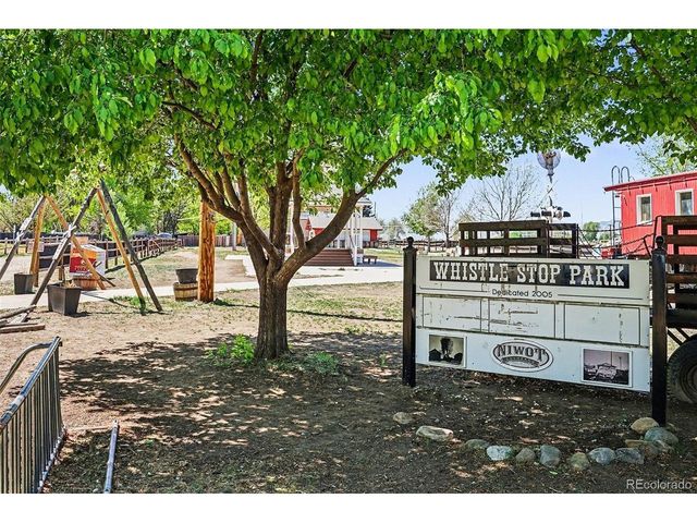 8201 Sawtooth Ln, Niwot, CO 80503