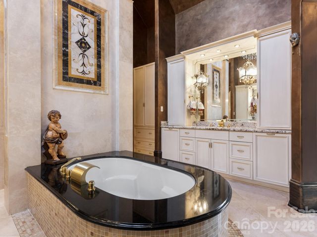 8524 Winged Bourne Road, Charlotte, NC 28210