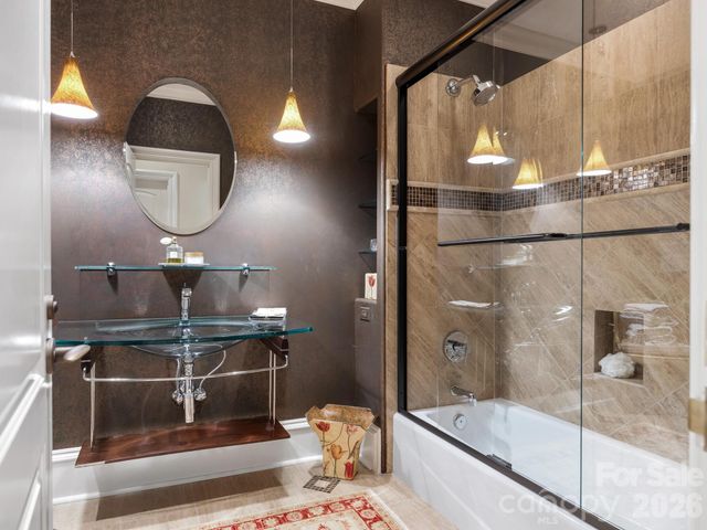 8524 Winged Bourne Road, Charlotte, NC 28210