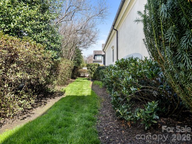 8524 Winged Bourne Road, Charlotte, NC 28210