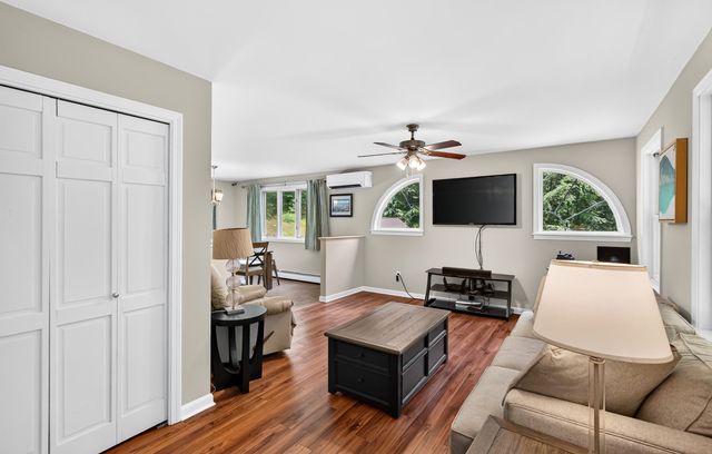 170 Queen Lake Rd, Phillipston, MA 01331