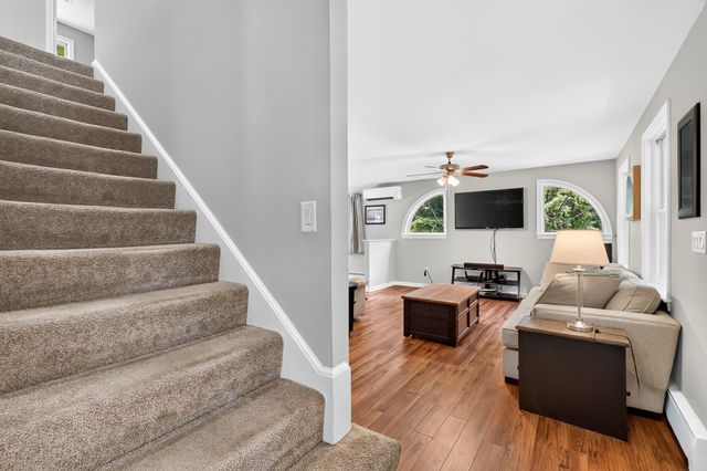 170 Queen Lake Rd, Phillipston, MA 01331