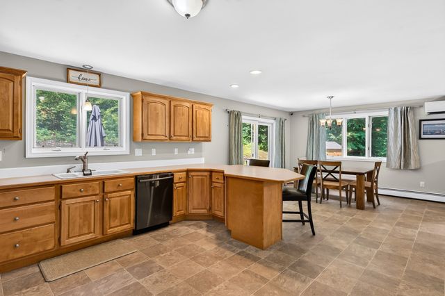 170 Queen Lake Rd, Phillipston, MA 01331
