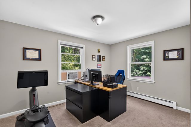 170 Queen Lake Rd, Phillipston, MA 01331