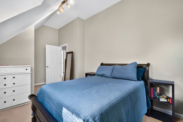 170 Queen Lake Rd, Phillipston, MA 01331