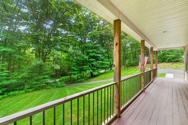 170 Queen Lake Rd, Phillipston, MA 01331