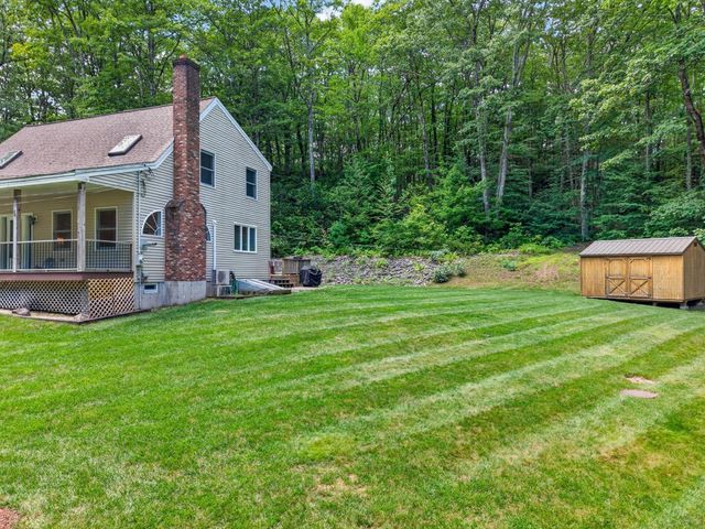 170 Queen Lake Rd, Phillipston, MA 01331
