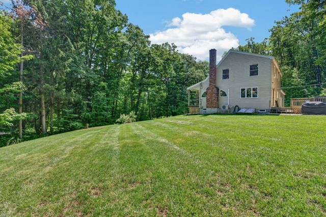 170 Queen Lake Rd, Phillipston, MA 01331