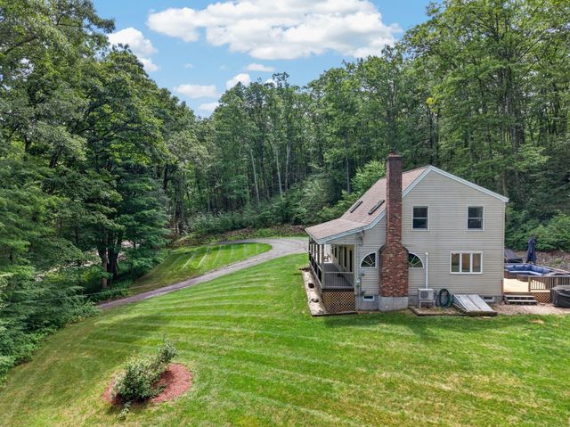 170 Queen Lake Rd, Phillipston, MA 01331
