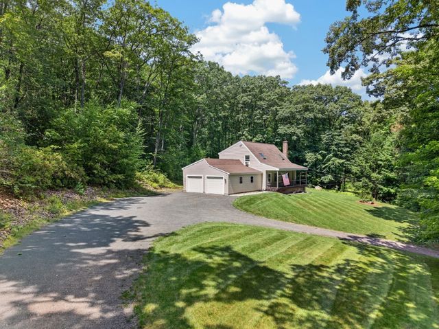 170 Queen Lake Rd, Phillipston, MA 01331