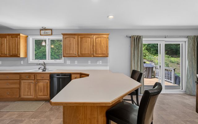 170 Queen Lake Rd, Phillipston, MA 01331