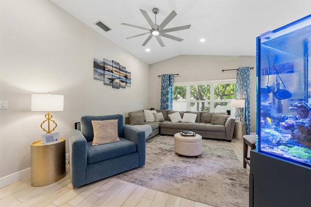 1264 Pine Sage Circle, West Palm Beach, FL 33409