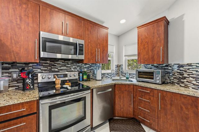 1264 Pine Sage Circle, West Palm Beach, FL 33409