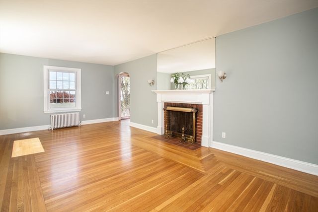 6 Miles Ave, Tiverton, RI 02878