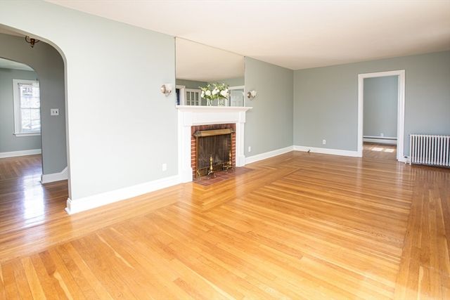 6 Miles Ave, Tiverton, RI 02878