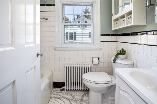 6 Miles Ave, Tiverton, RI 02878